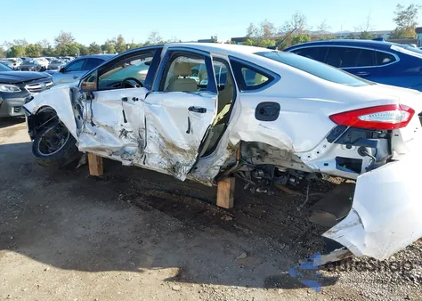 2016 Ford Fusion Hybrid Se z USA, uszkodzony, nr VIN 3FA6P0LU3GR316349